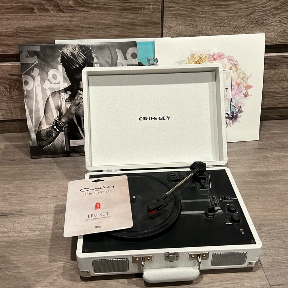 Crosley X UO Cruiser w/ Bluetooth, 3 records & replacement needle!